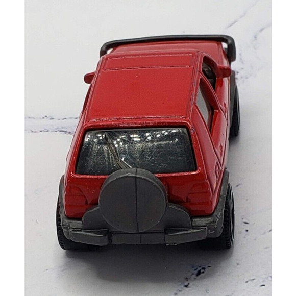 2018 Matchbox #99 MBX Road Trip '90 Volkswagen Golf Country Red - Picture 4 of 8